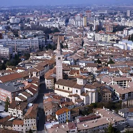 Happy House 2 Apartman Pordenone